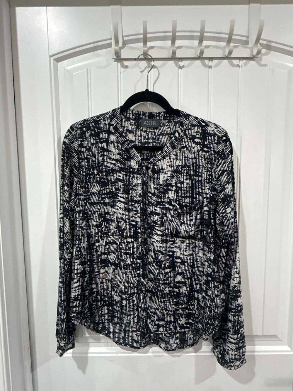 ASTR the Label Abstract Print Split Neck Long Sleeve Blouse